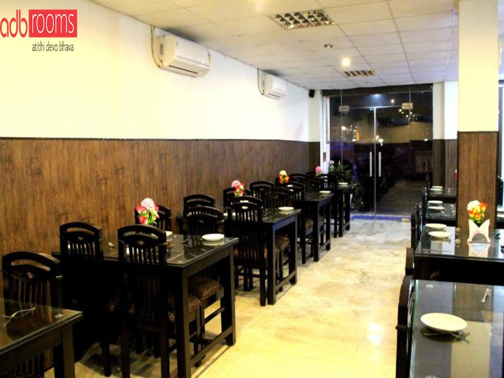 ADB Rooms Paras Plaza Hotel Rishikesh Restaurant