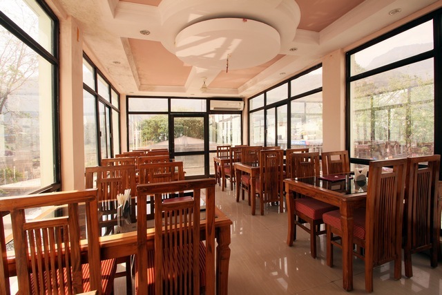 Leisure Palace Hotel Rishikesh Restaurant
